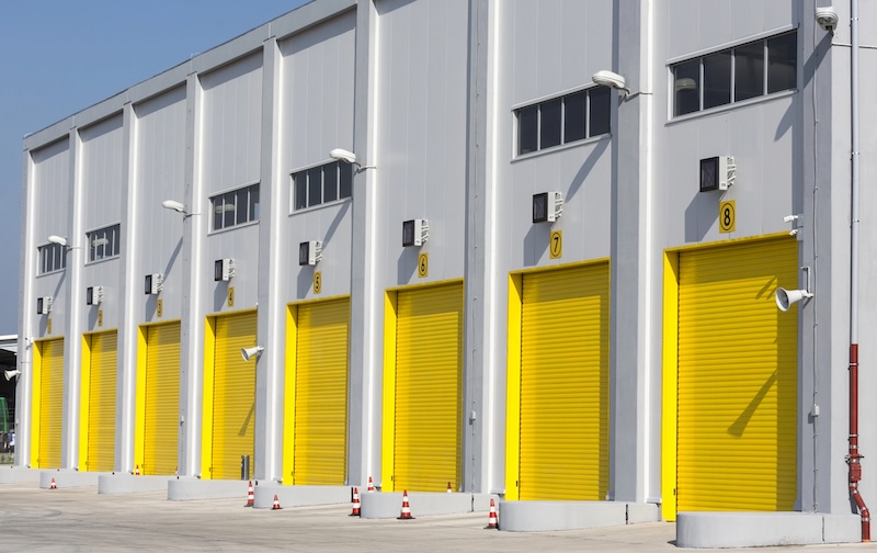 Commercial overhead garage door